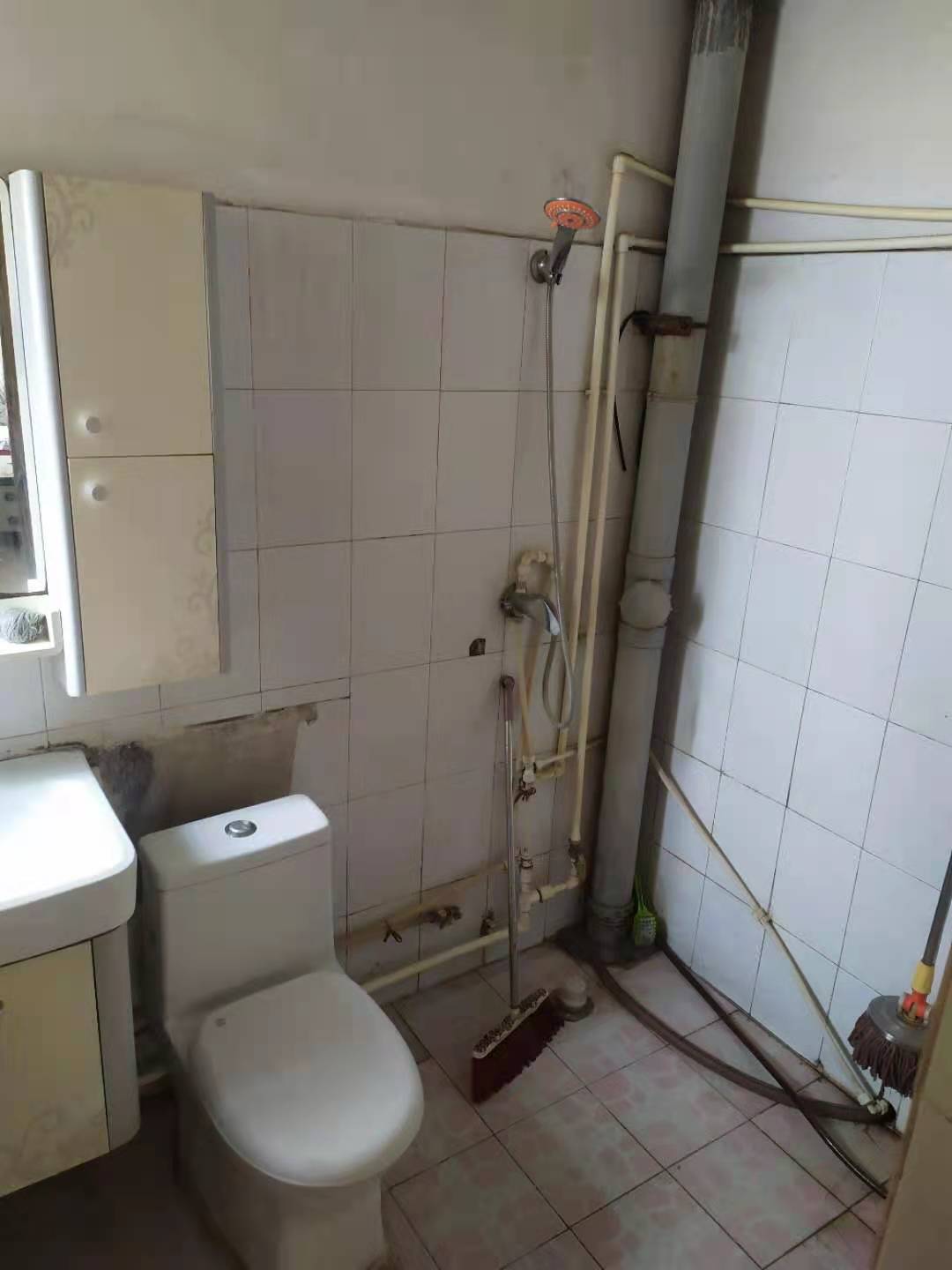 居家自住必看好房！3室1廳1衛隨時看房。