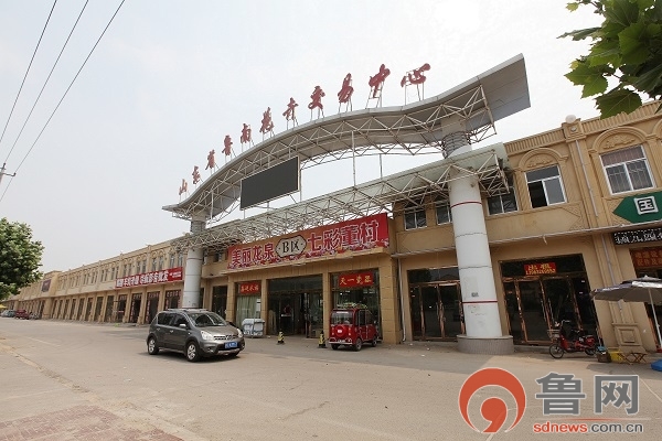 龍泉街道董村花卉市場 東200米 底上8間，靠近大路旁！