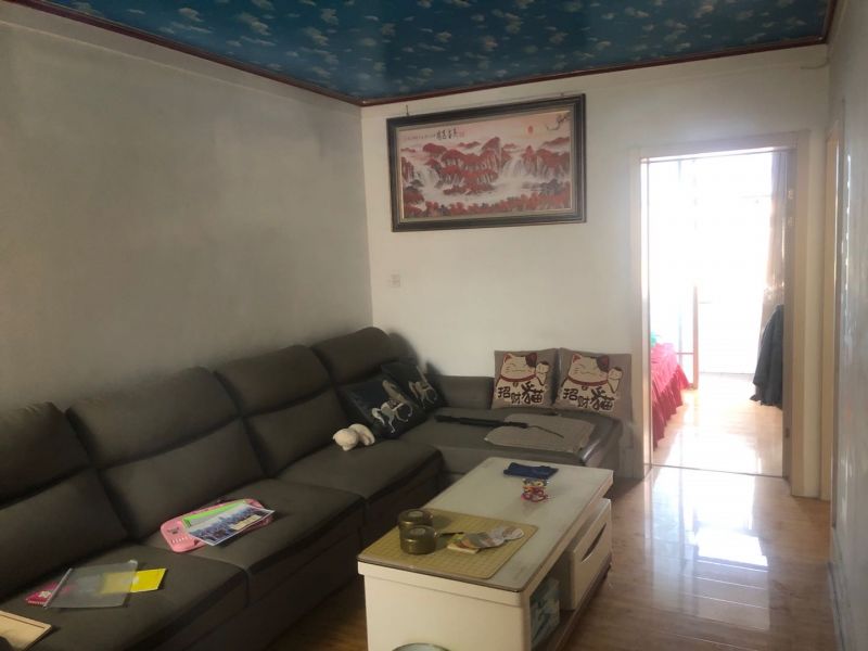 普通裝修3室2廳1衛80m280萬元