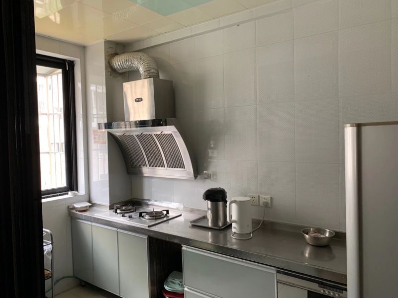 精裝修3室2廳2衛167m2166萬元