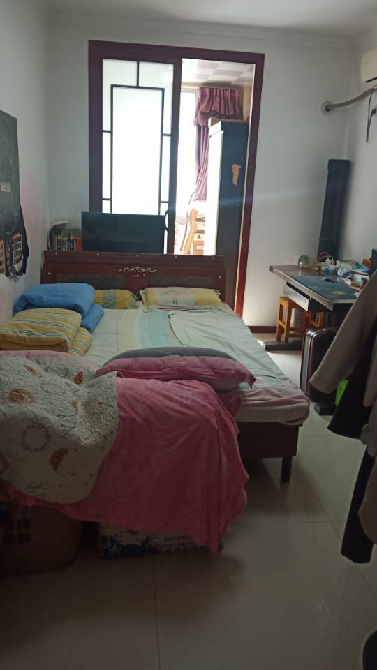 普通裝修3室2廳1衛124m2158萬元