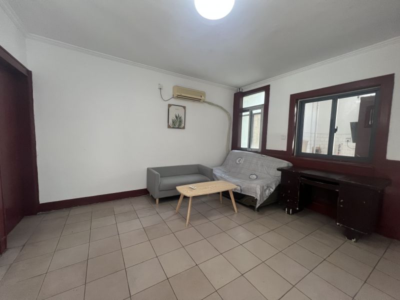 3室1廳1衛， 繁華商圈，近學校，好房出租。