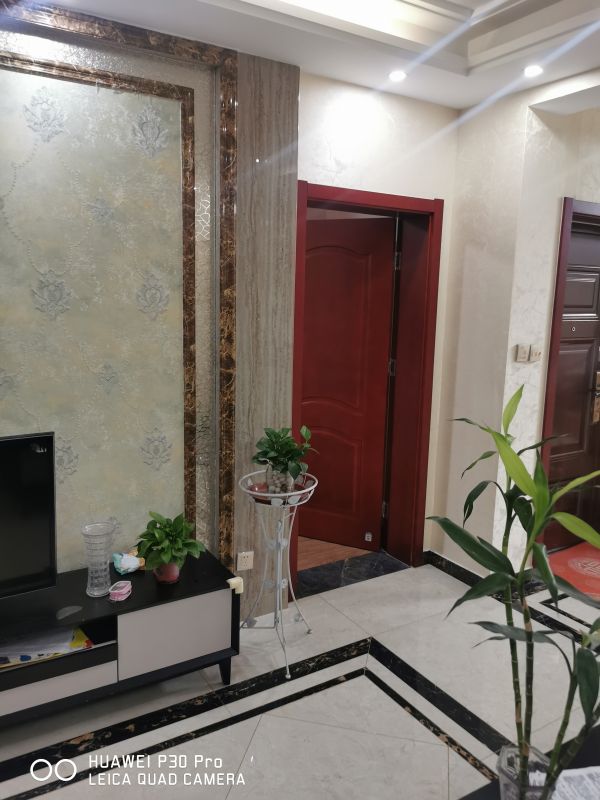 房東直售，急用錢。