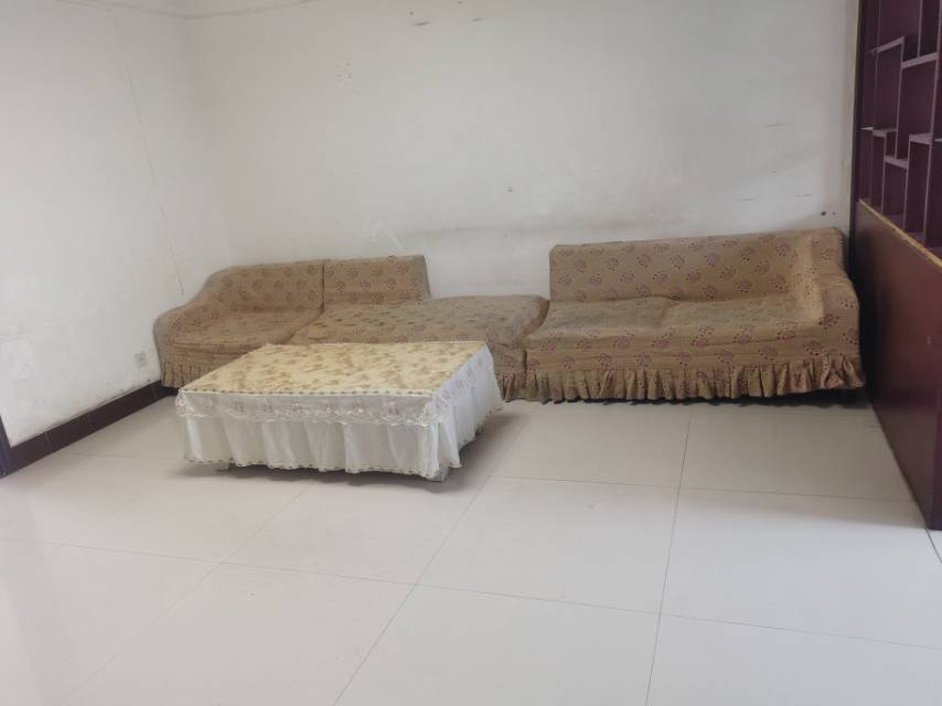 普通裝修3室2廳1衛98m2850元/月