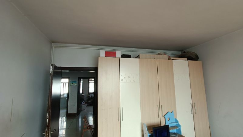 普通裝修3室1廳1衛90m21250元/月