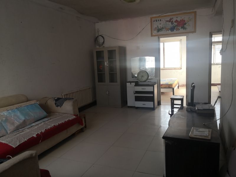 普通裝修2室2廳1衛83m2650元/月