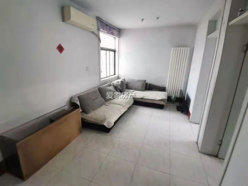 精裝修1室1廳1衛50m233萬元