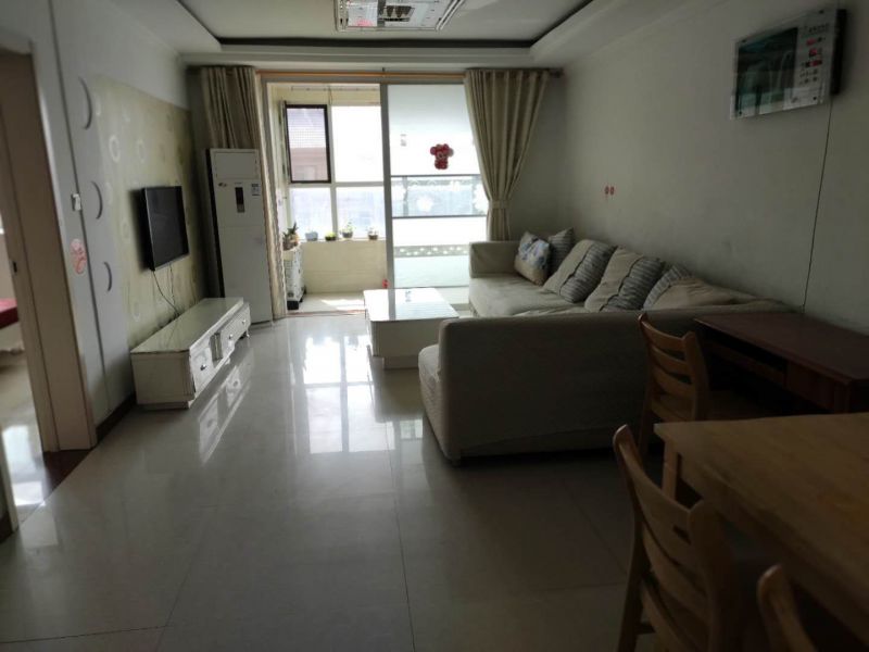 精裝修2室2廳1衛105m21400元/月