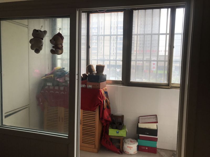 精裝修3室1廳1衛84m282萬元