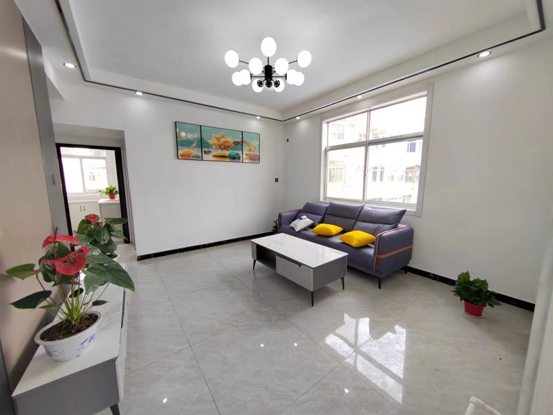 精裝修3室1廳1衛89m284.8萬元