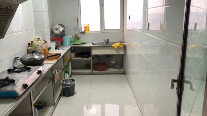 精裝修3室2廳1衛136m22200元/月