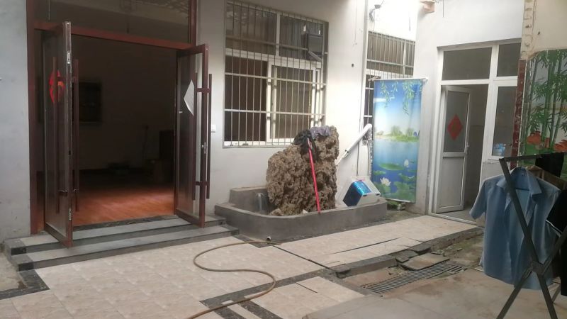 普通裝修5室2廳2衛260m2500元/月