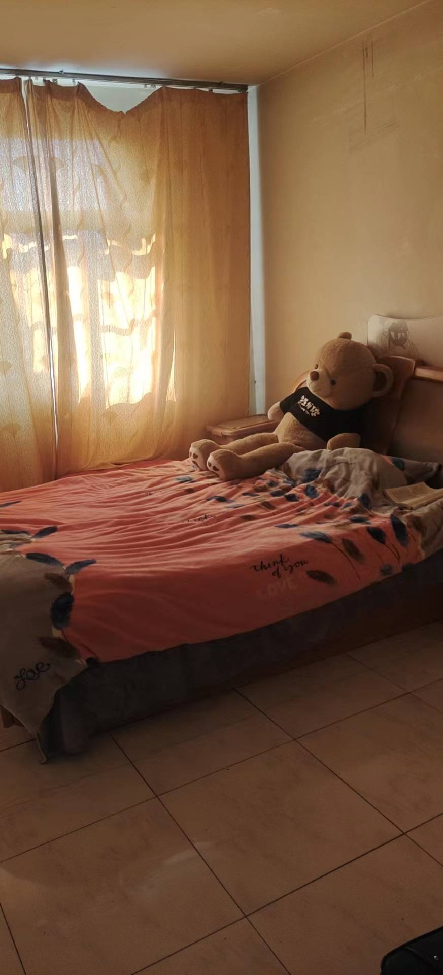 普通裝修3室1廳1衛76m260萬元