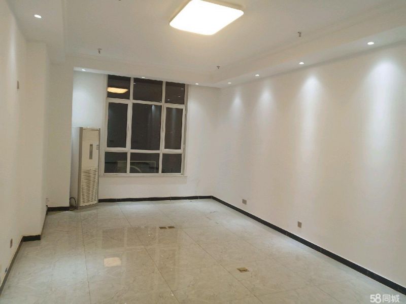 精裝修1室1廳1衛75m21800元/月