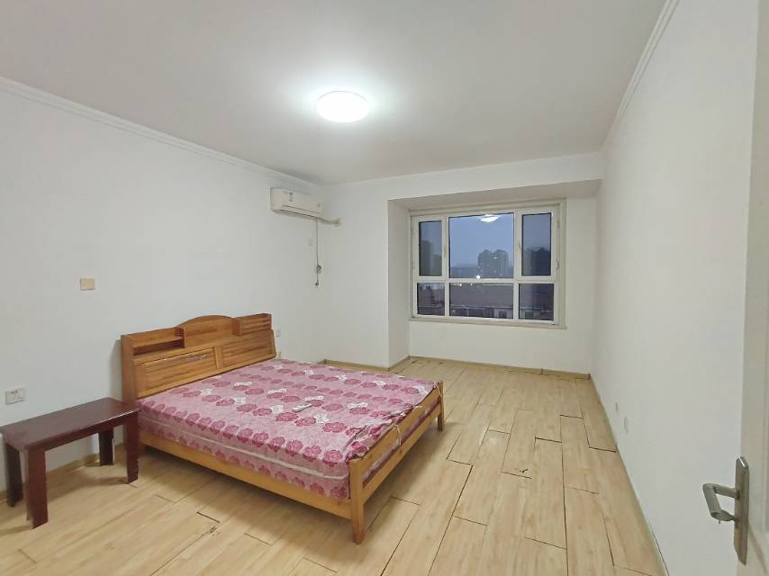 普通裝修2室2廳1衛108m21350元/月