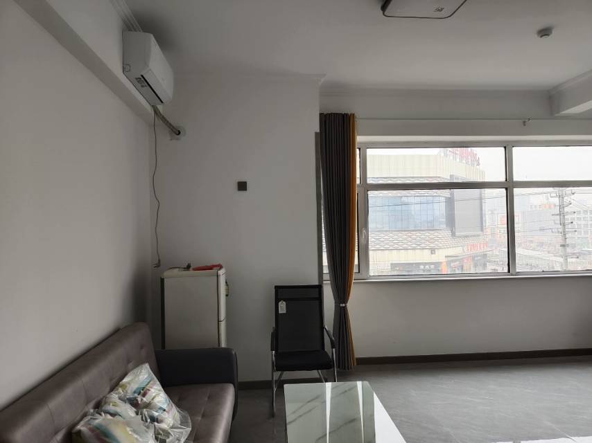 繁華商圈，交通便利，好房出租。