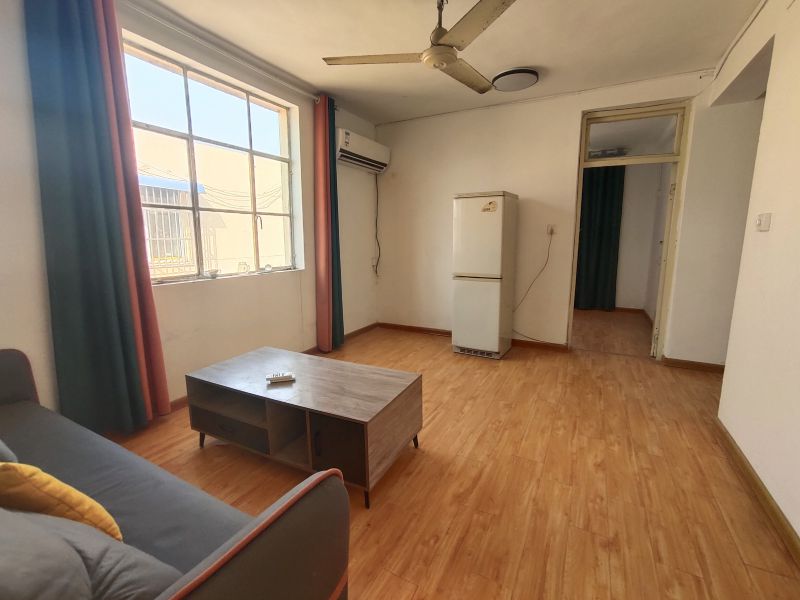 普通裝修3室1廳1衛78m21100元/月