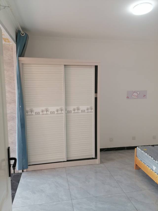 杏騰國際新樓好樓層，裝修新，有部分家具