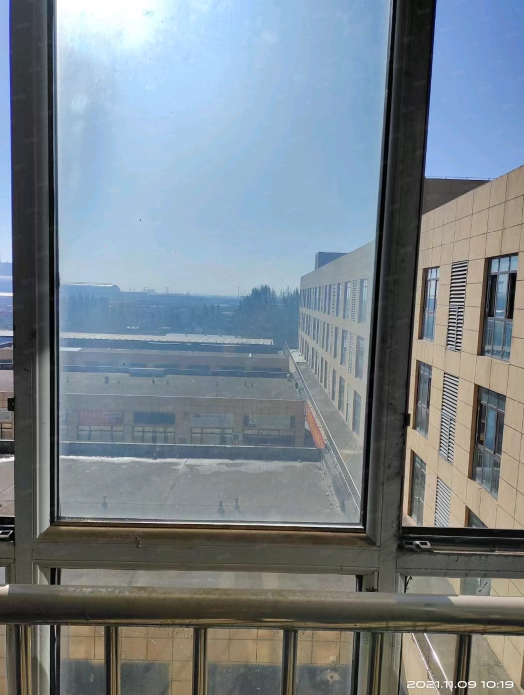 毛坯2室1廳1衛74m233萬元