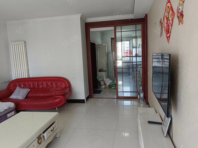 上學方便、上學方便  房東急售，送裝修，采光好，誠心出售。