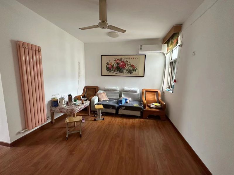 3室1廳1衛， 繁華商圈，近學校，好房出租。