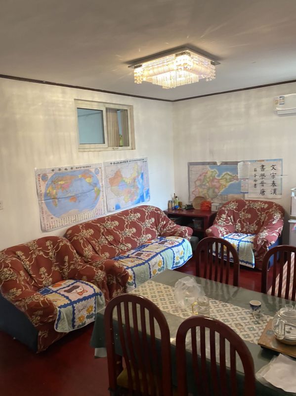 普通裝修3室1廳1衛82m22000元/月