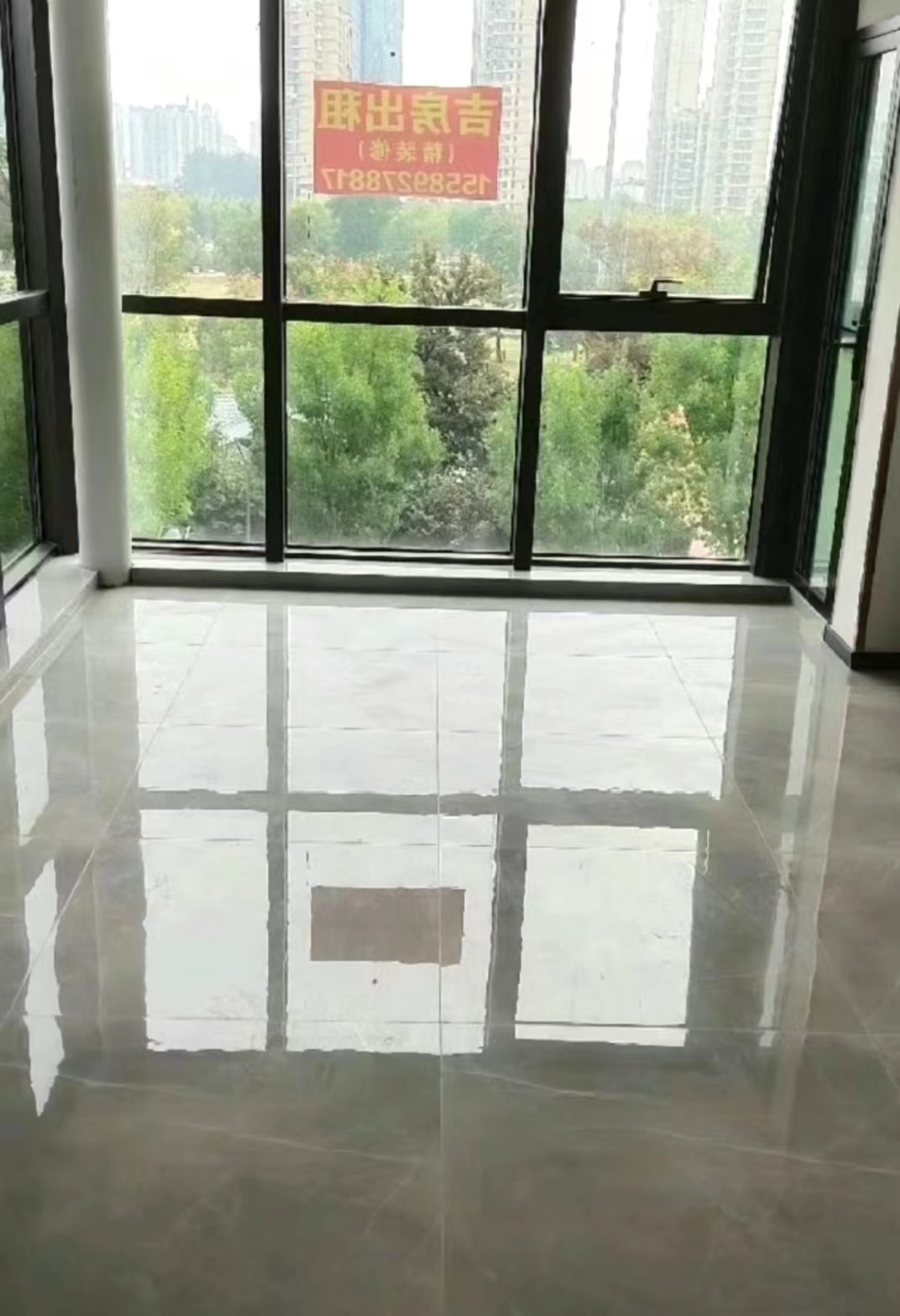 1室2廳1衛2500元/月120m2精裝修出租