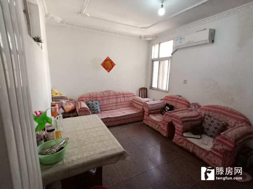 普通裝修3室1廳1衛82m258萬元