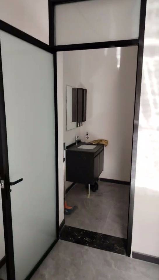 普通裝修1室1廳1衛20m2780元/月