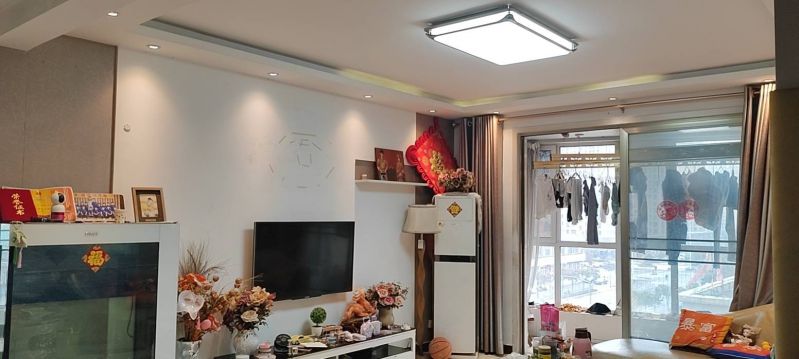 普通裝修3室2廳1衛134m2139萬元，價格可小刀。