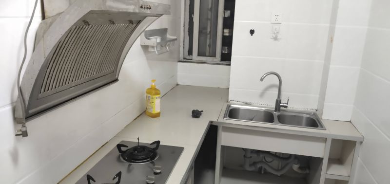 普通裝修2室2廳1衛95m21300元/月