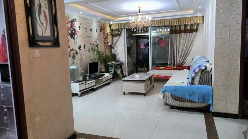 精裝修3室2廳1衛113m283萬元