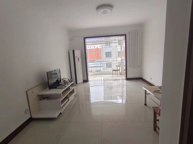 精裝修2室1廳1衛85m2900元/月