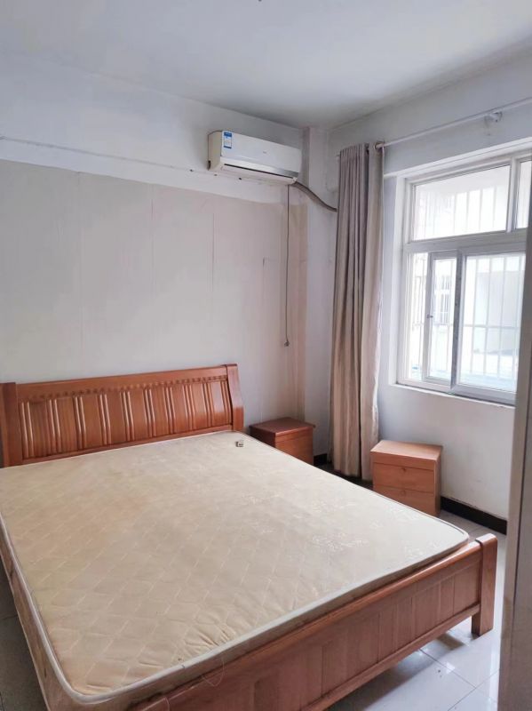 普通裝修2室1廳1衛70m2800元/月