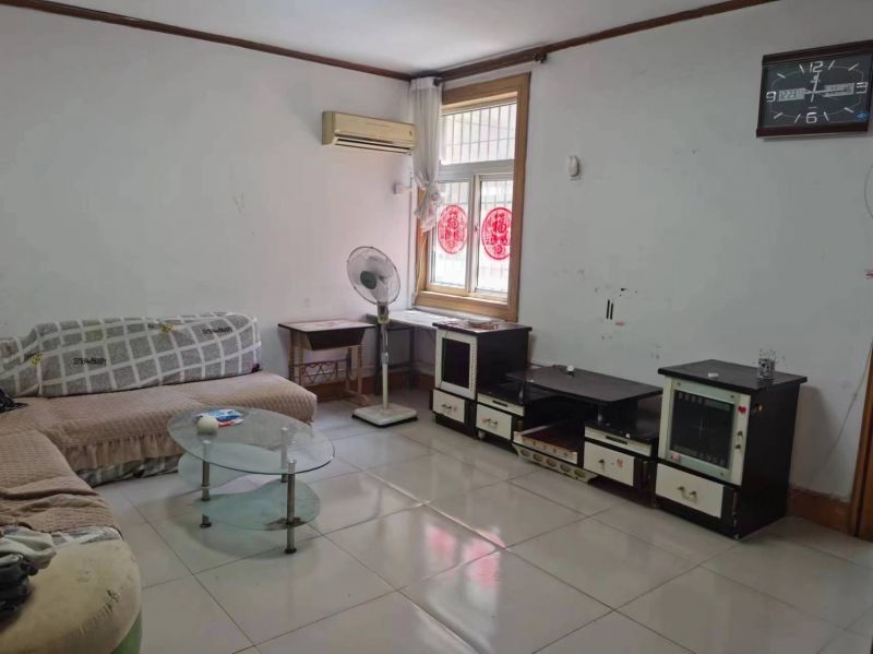 新興南區3室1廳1衛93m21350元/月