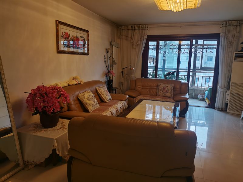 華騰小區南北通透精裝修房源出售