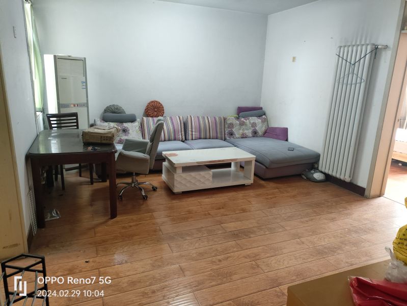 精裝修3室1廳1衛90m21300元/月