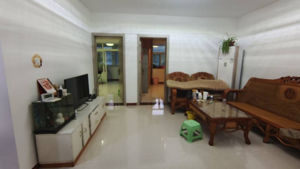 2樓土轉已交精裝修帶車儲84m266萬元