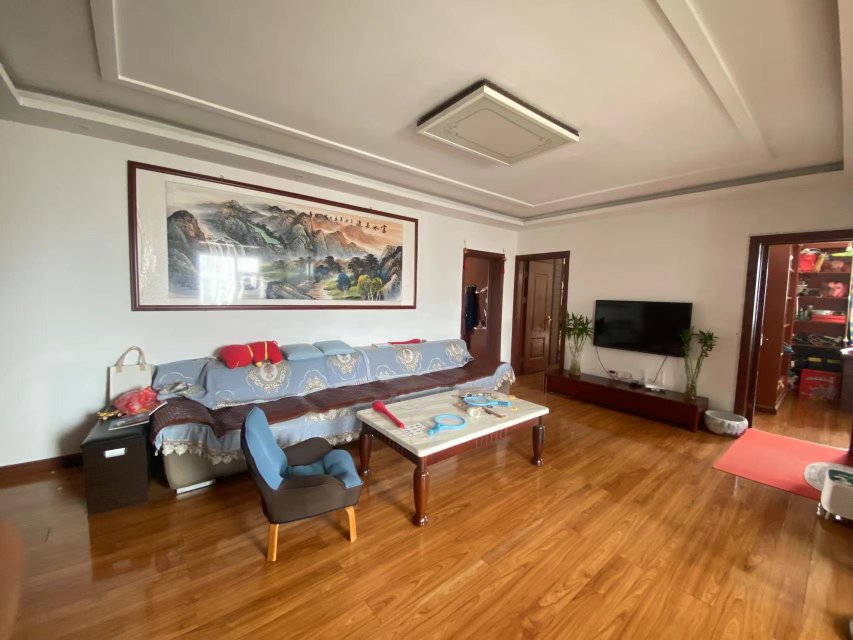 海上明月！3室2廳1衛126m2全明戶型，朝向采光好。