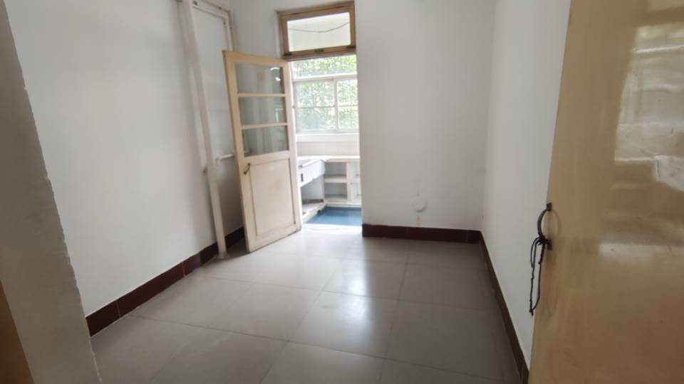 步梯二樓3室2廳1衛90m265萬元