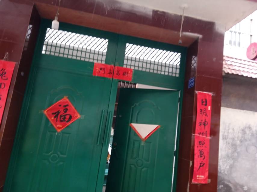 普通裝修5室2廳2衛200m21100元/月