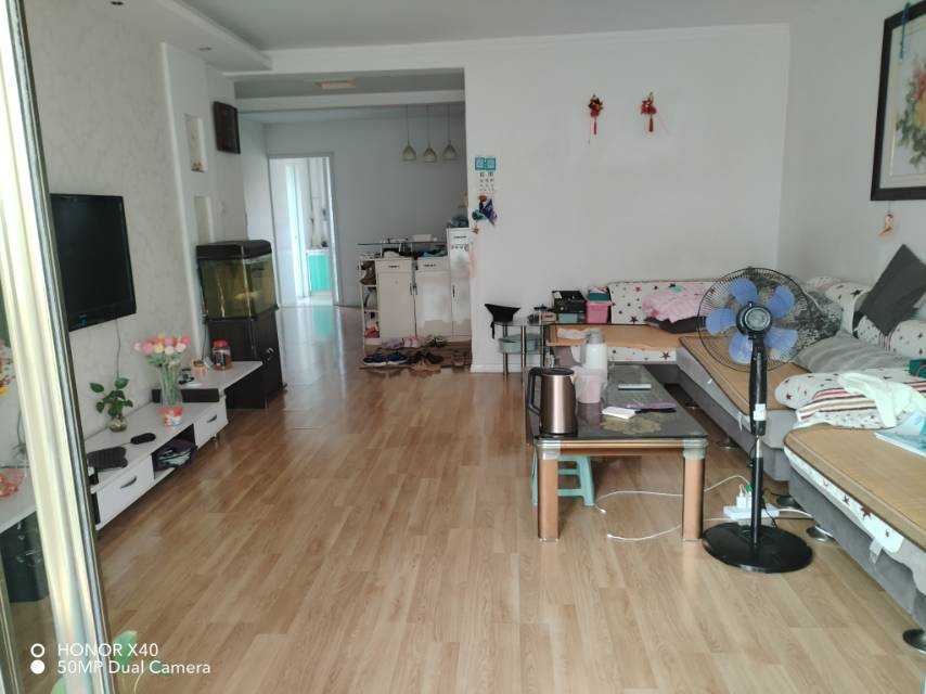 低價急售3室2廳2衛138平方106萬