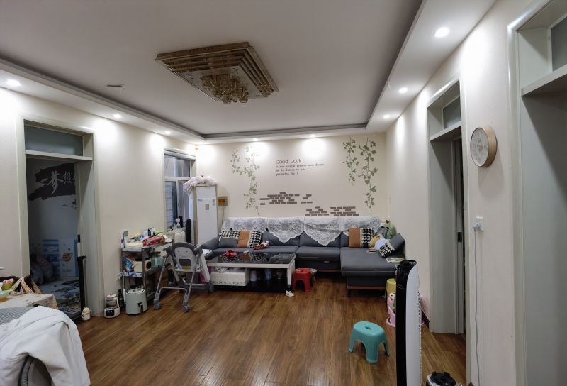 滕北學區房，精裝修3室2廳1衛102m268萬元