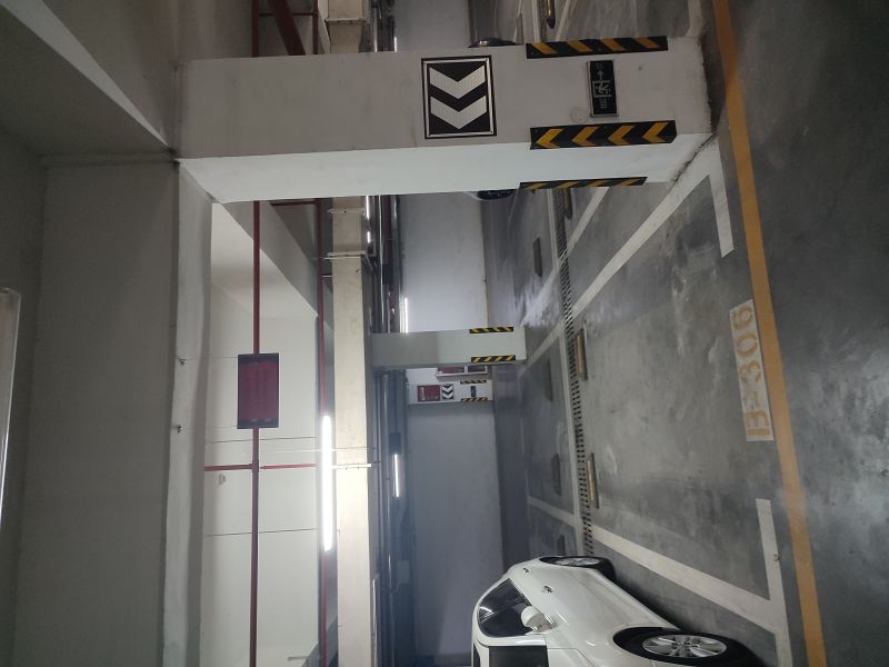 涵翠苑B區車位，車位位于27號樓電梯口處，22號樓電梯口北側，好停車，位置佳