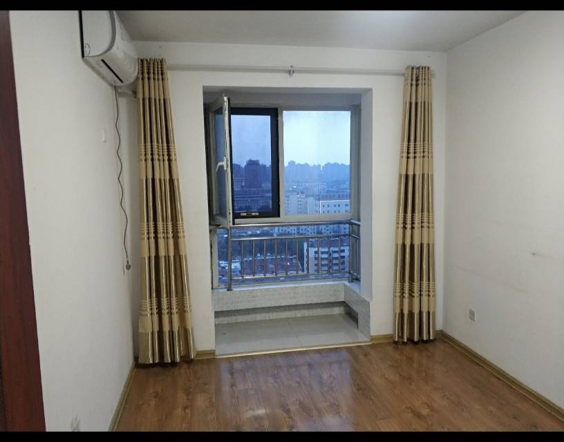 普通裝修2室2廳1衛100m21500元/月