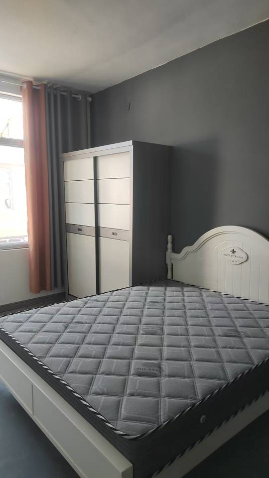 精裝修1室0廳1衛60m2
800-1100元每月
長租可以優惠