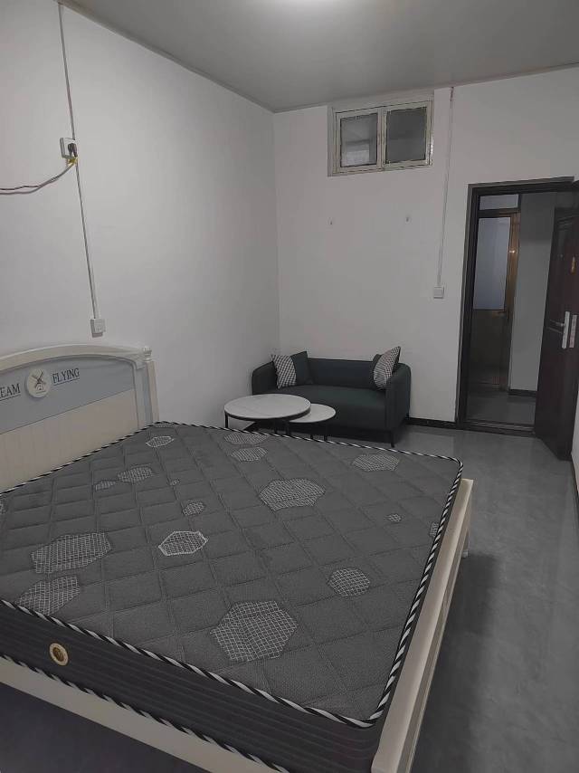 精裝修1室1廳1衛60m2900元/月