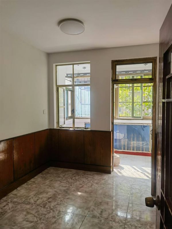 精裝修4室2廳1衛120m21680元/月