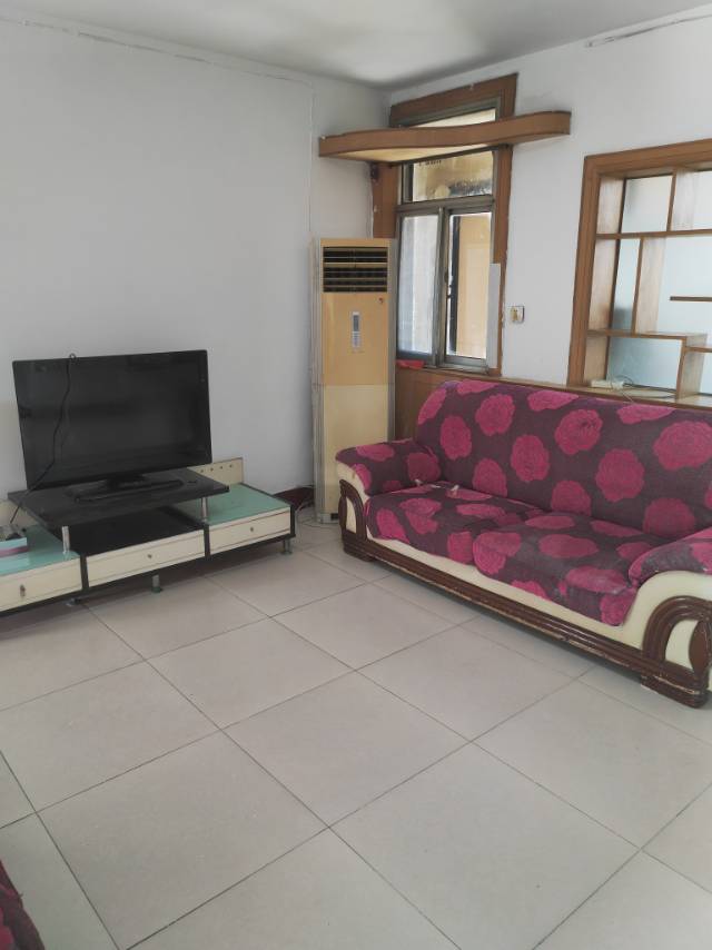 普通裝修3室1廳1衛80m21100元/月