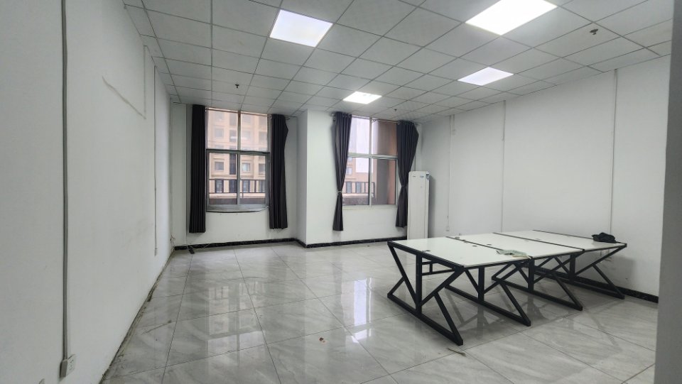 熙園寫字樓出租1室1廳1衛80m21350元/月